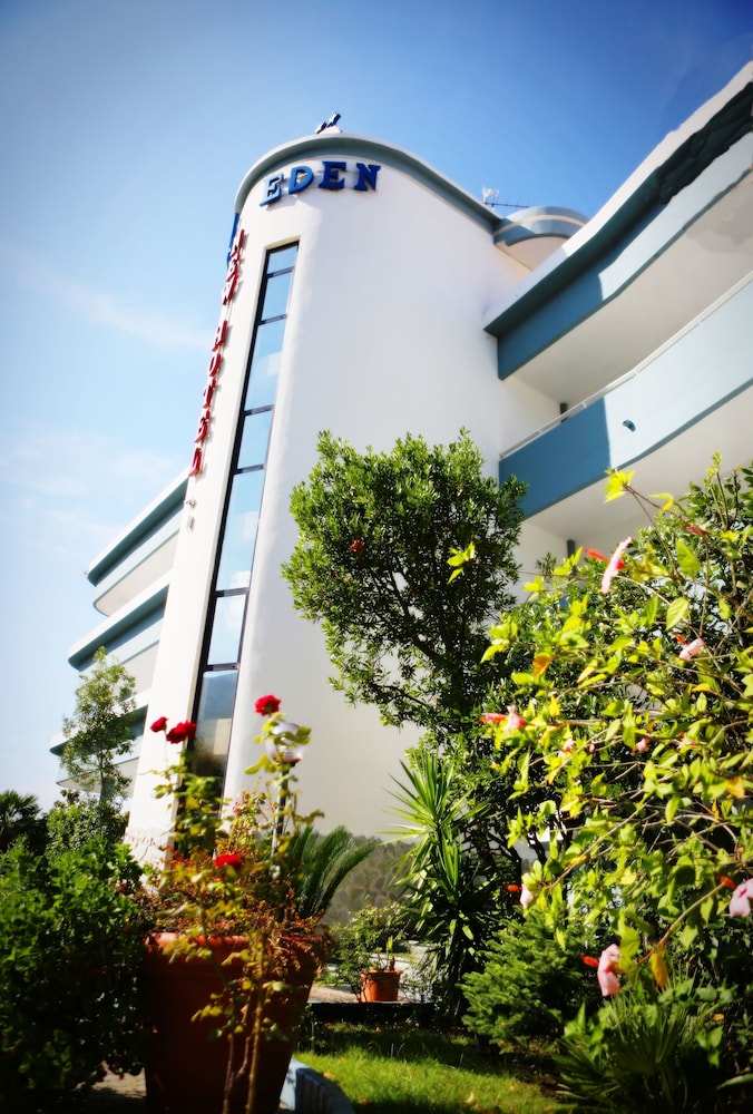 Hotel Blu Eden 5/50