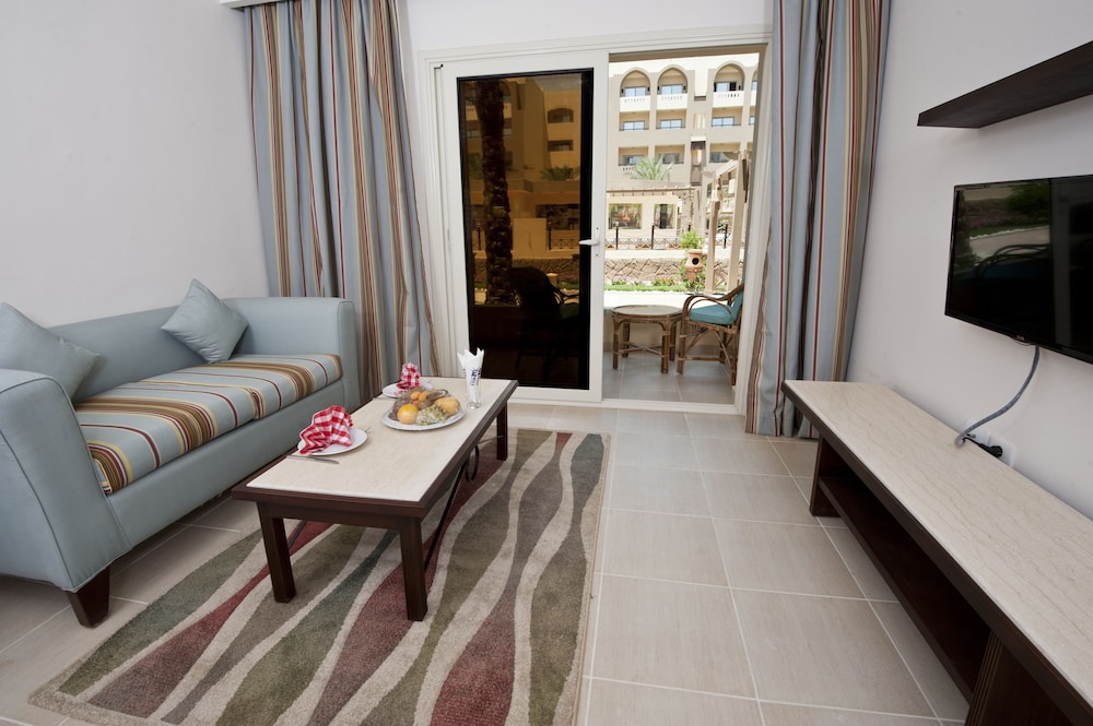 El Karma Aqua Beach Resort 40/50