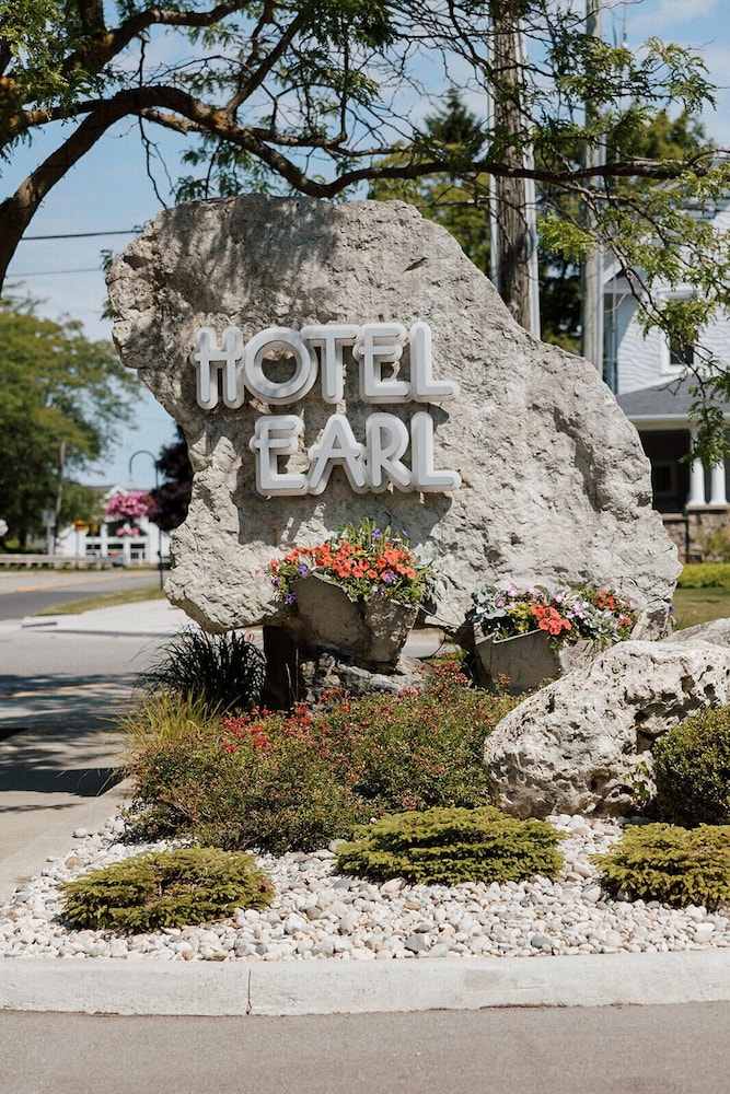 Hotel Earl of Charlevoix 45/50