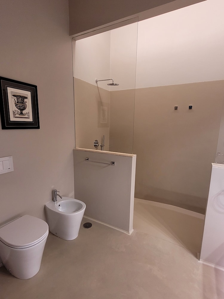 Domus 21 Luxury Suites 48/50