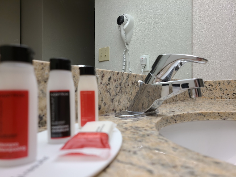 Quality Inn & Suites Orlando East - UCF Arena 24/43