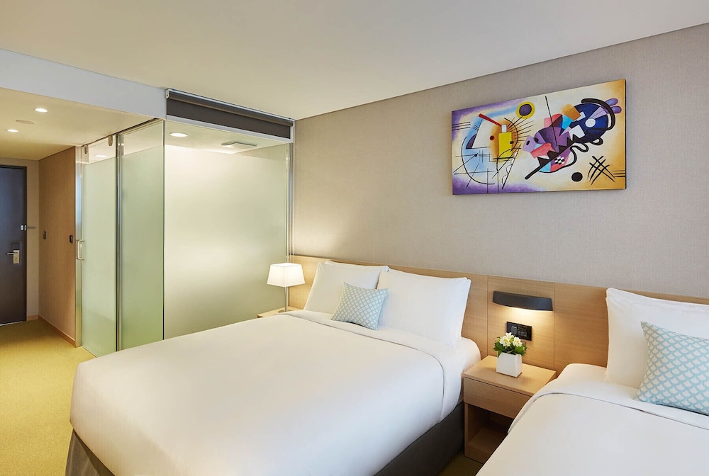 Howard Johnson by Wyndham Incheon Airport 28/65