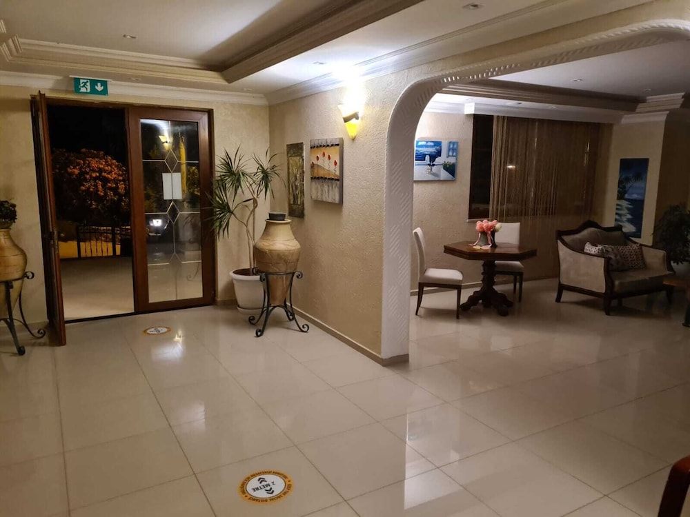 Celay Hotel 20/38