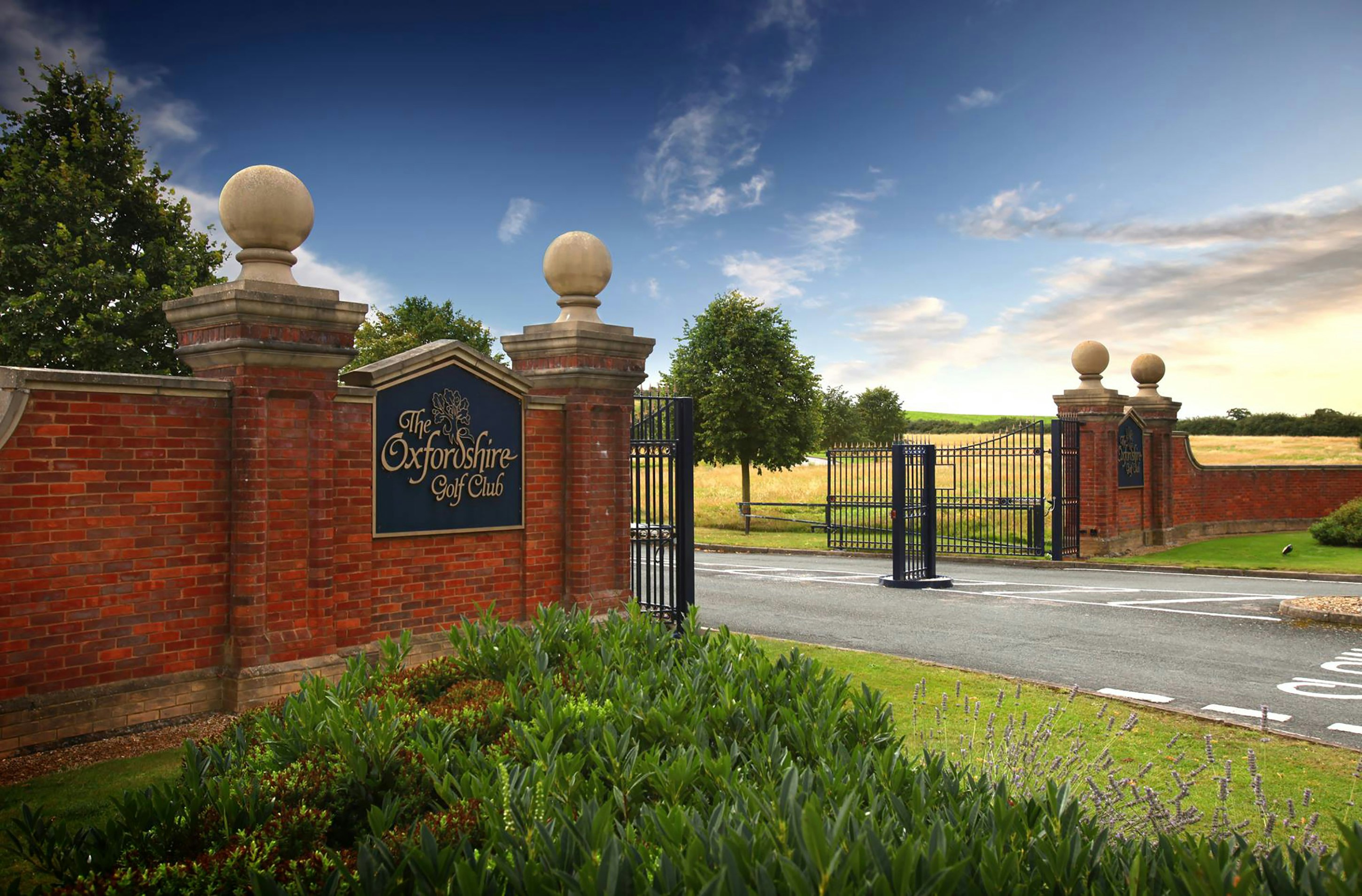 The Oxfordshire Golf Hotel and Spa 24/24