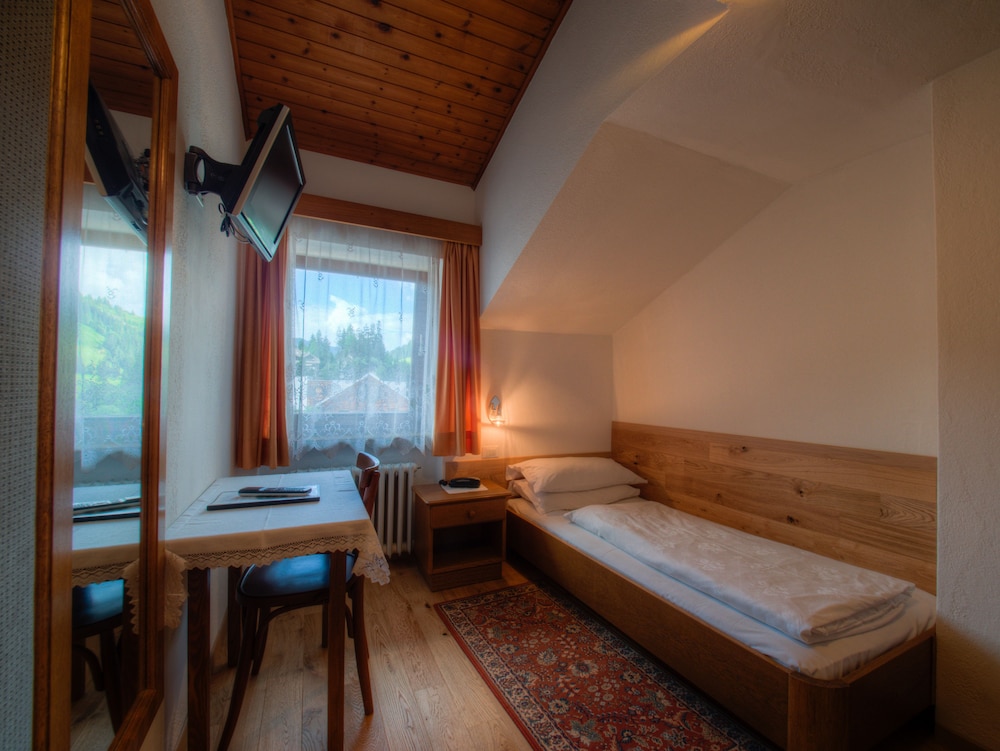 Hotel Ustaria Posta 18/47