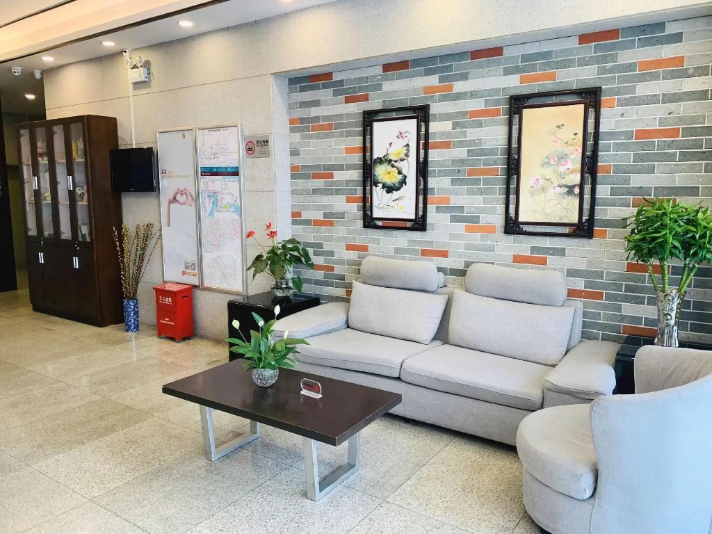 Jinjiang Inn (Shenzhen Futian Exhibition Center Fumin Metro Station) 29/39