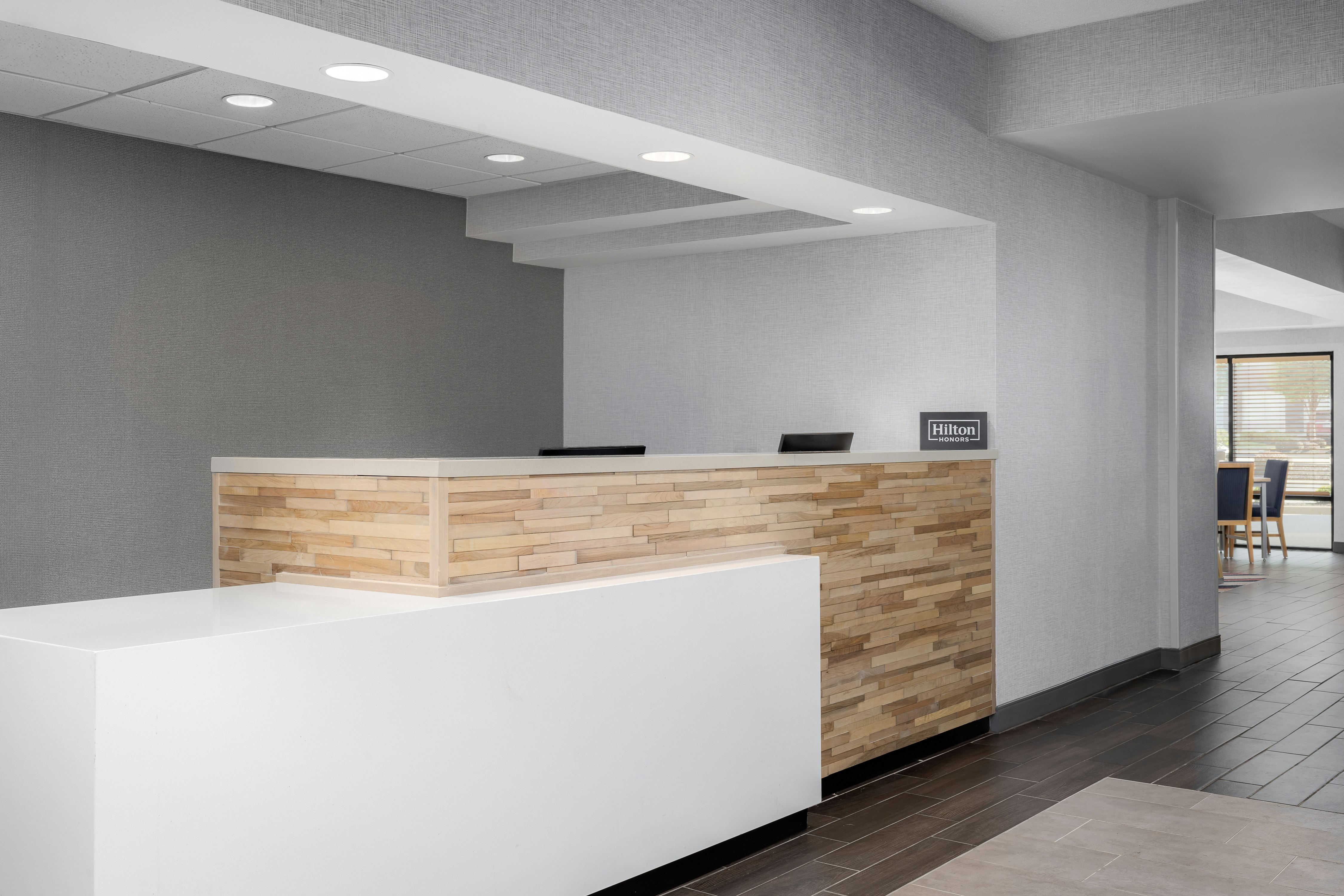 Hampton Inn Louisville-Airport 3/56