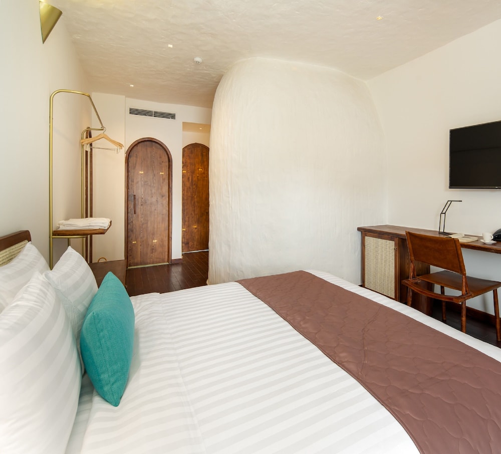 SUPERIOR, DOUBLE BED