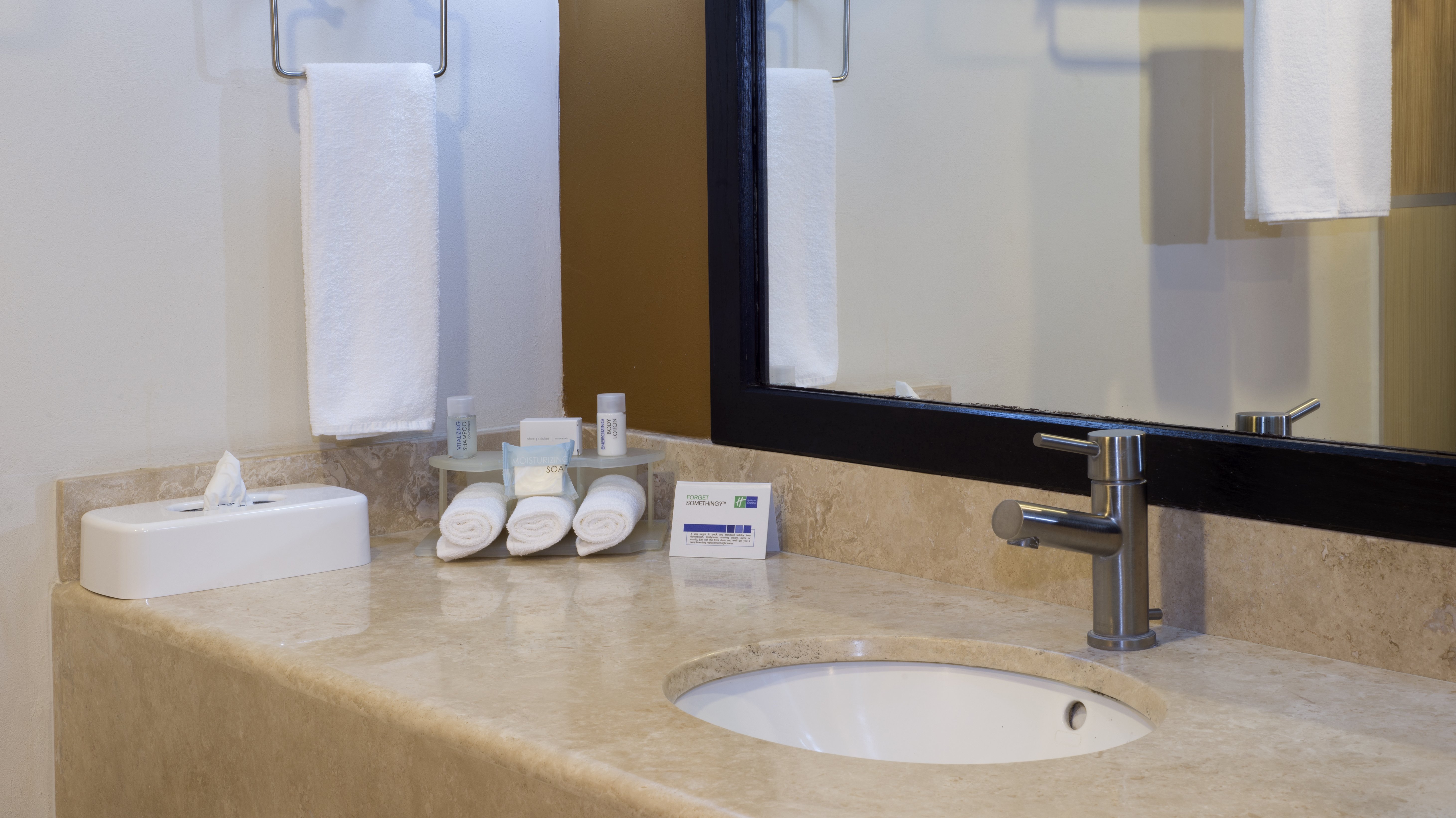 Holiday Inn Express Guaymas 36/37