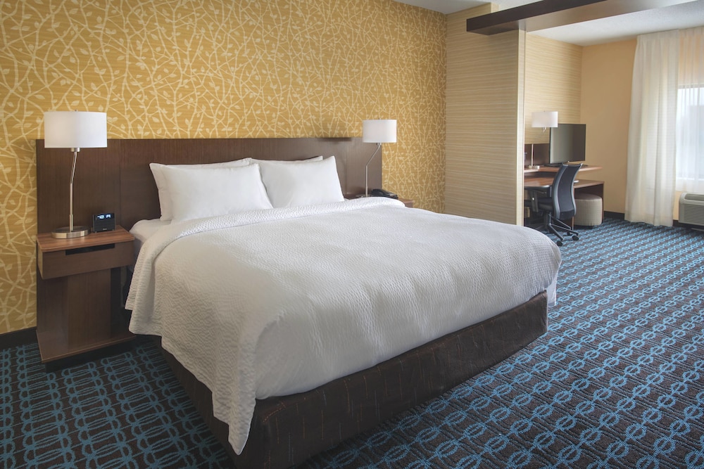 Fairfield Inn And Suites Syracuse Carrier Circle 11/39
