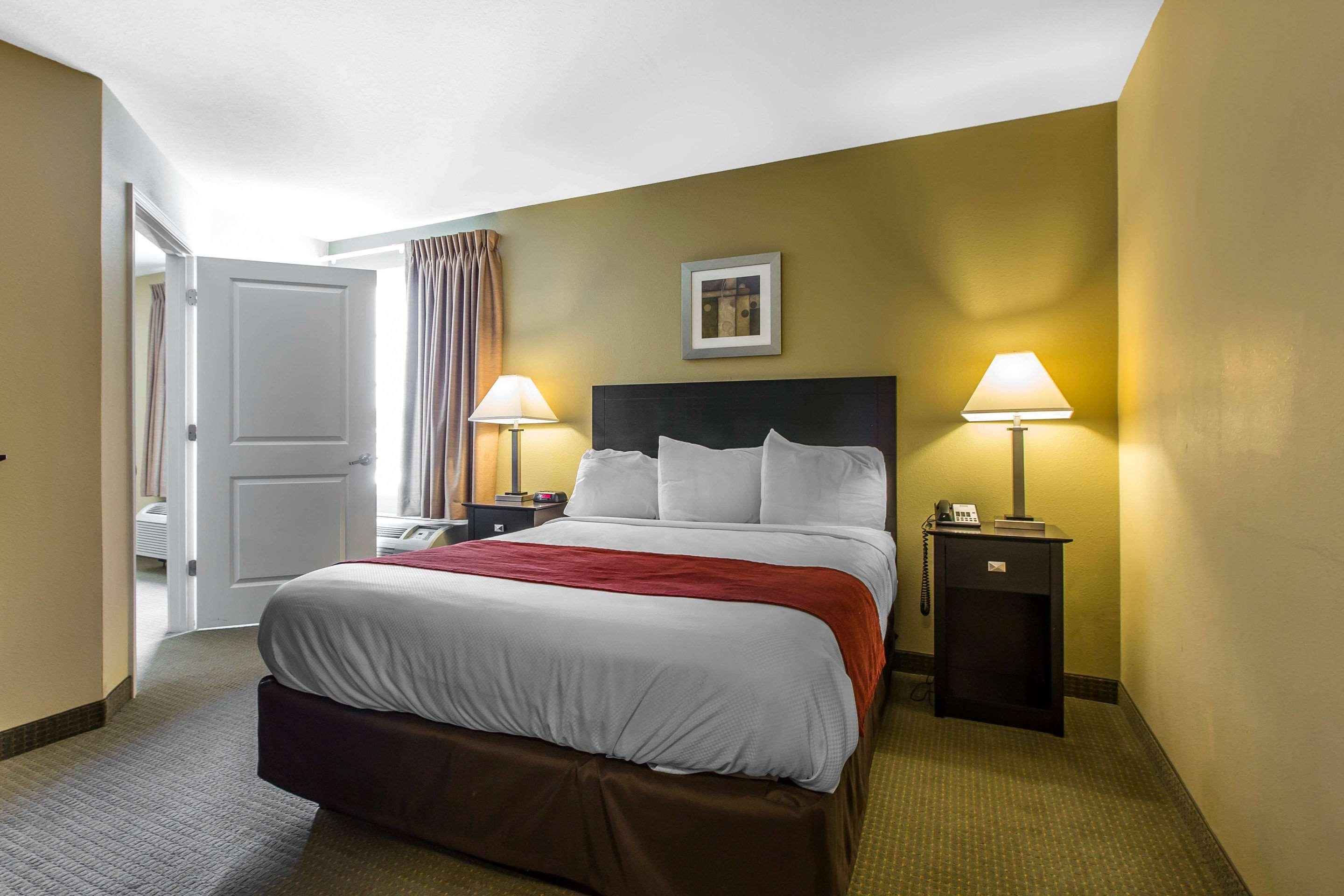 Room at Mainstay Suites Camp Lejeune, JACKSONVILLE - NC