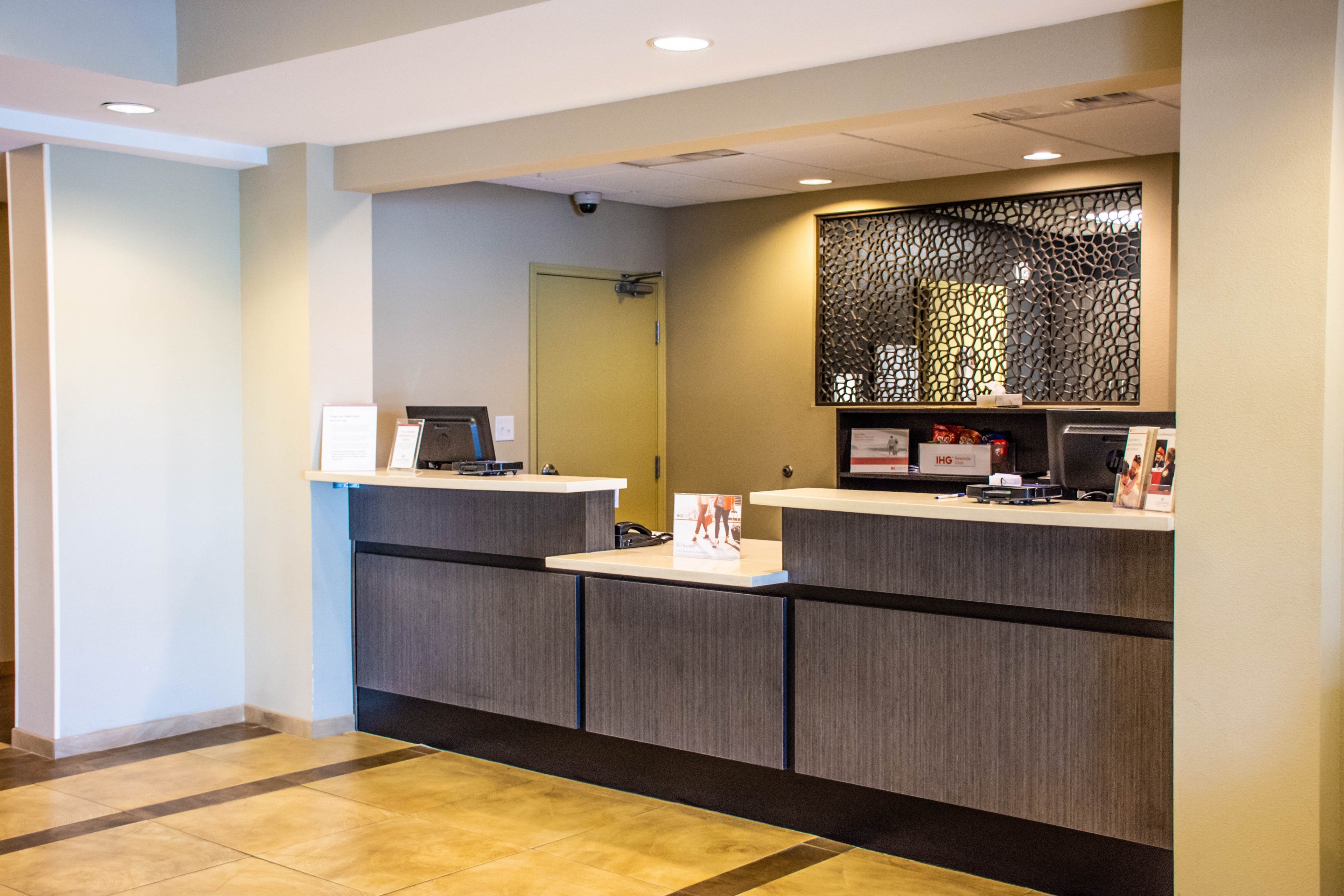 CANDLEWOOD SUITES OVERLAND PARK 4/59