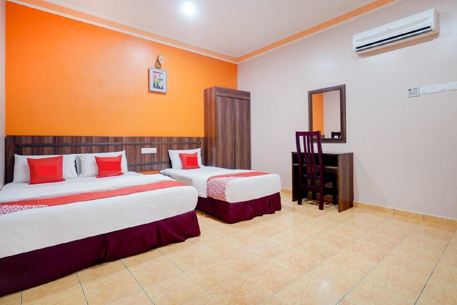 Hill Times Inn Hotel 21/27
