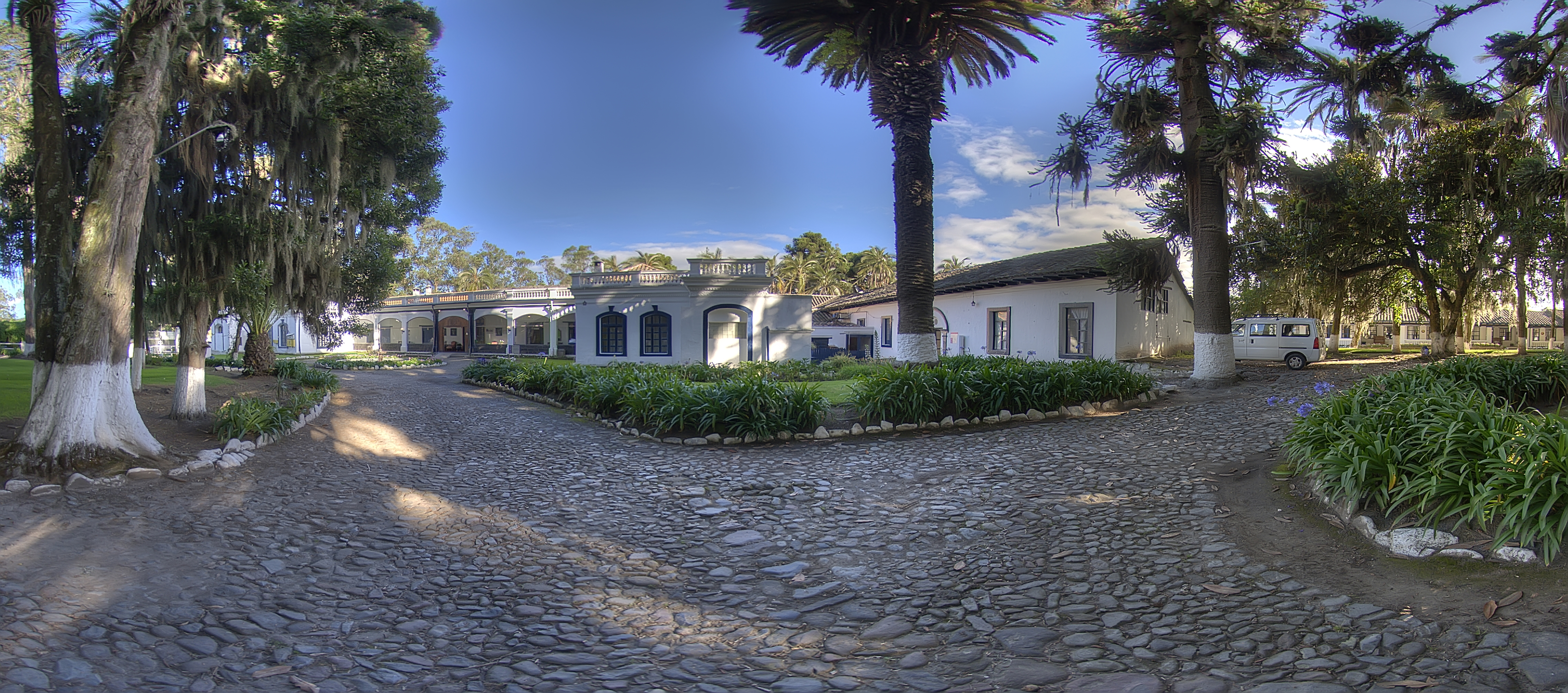 Hosteria Hacienda Pinsaqui 37/47