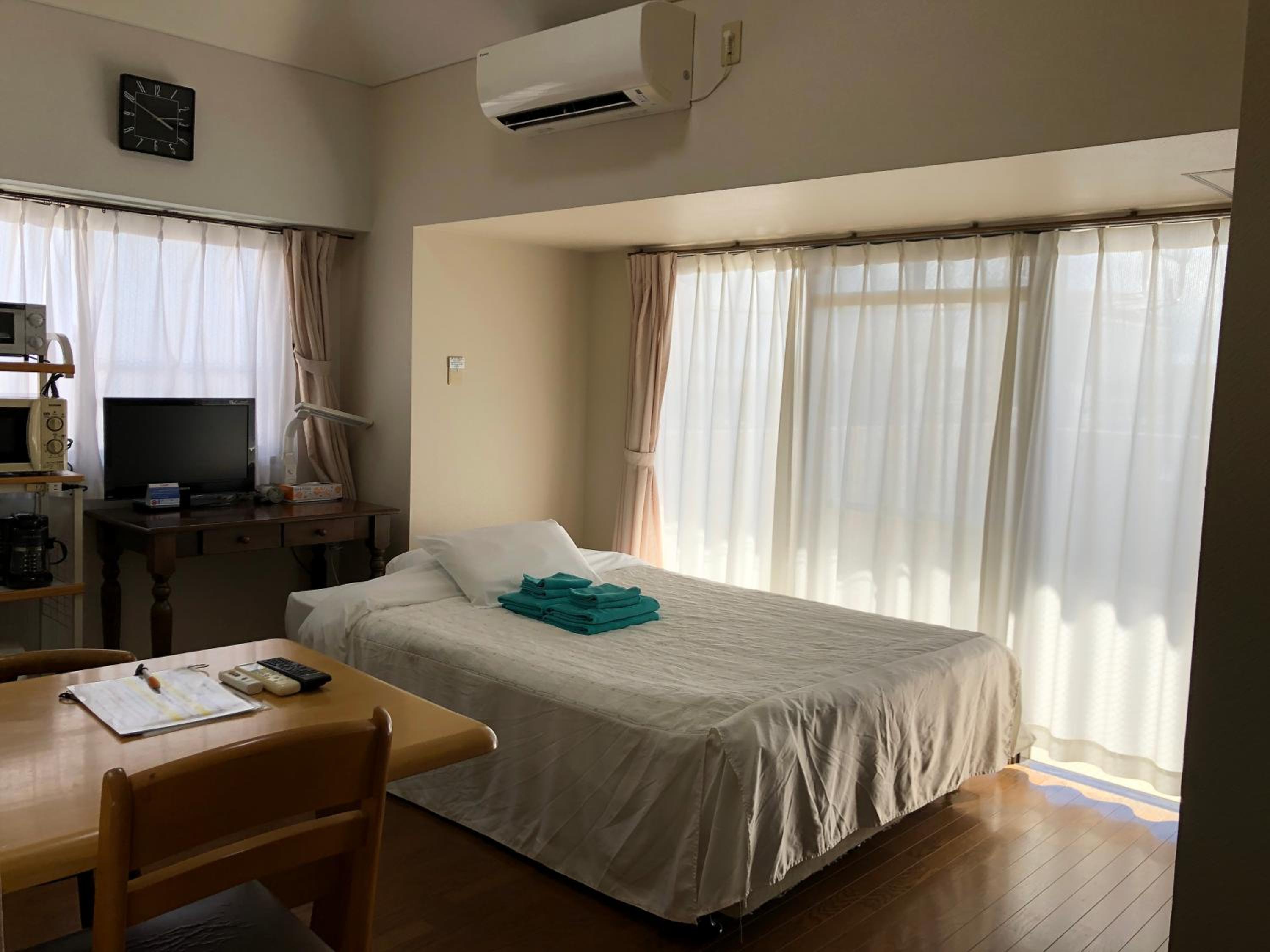 Semi Room, Studio, Single, Semi Double Bed