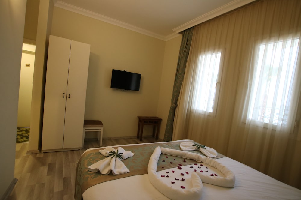 Artemis Hotel 39/69