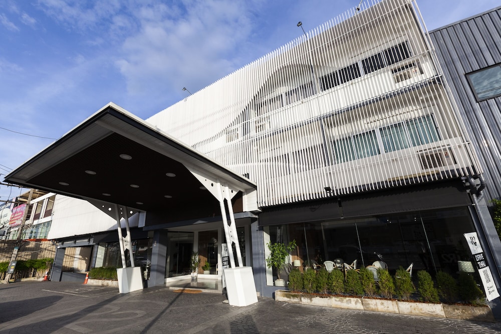 R2 Hotel Chiangmai 40/50