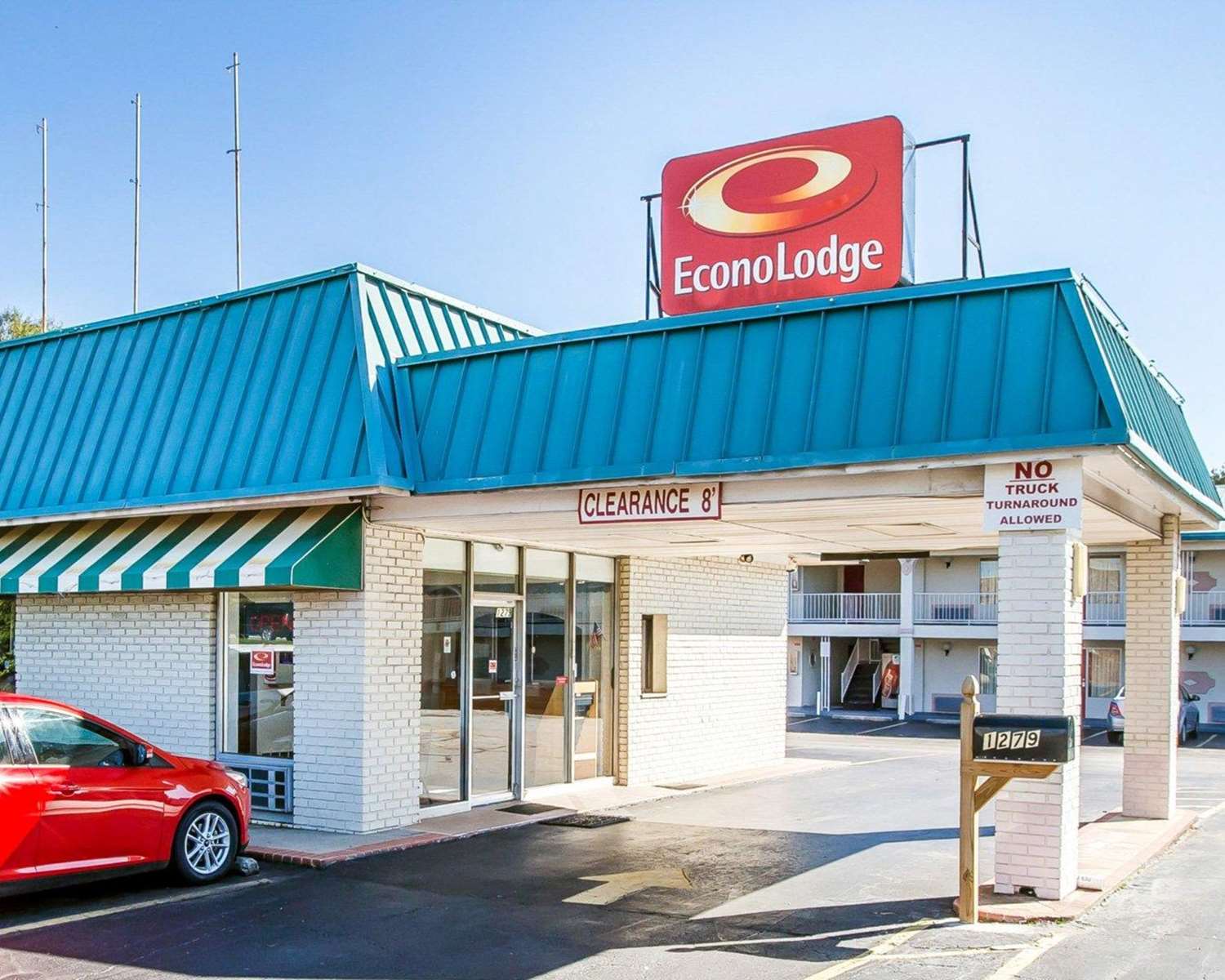 Econo Lodge Mc Donough 32/33