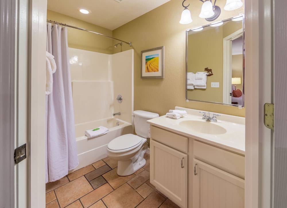 Holiday Inn Club Vacations Fox River Resort at Sheridan 11/47