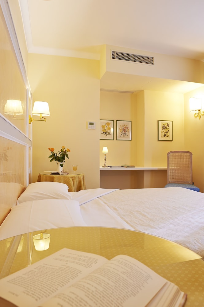 Hotel Firenze Capitale 12/22