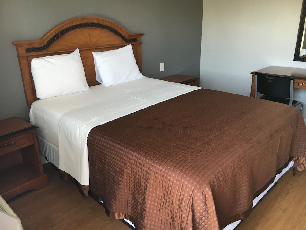 Town House Motel 20/48
