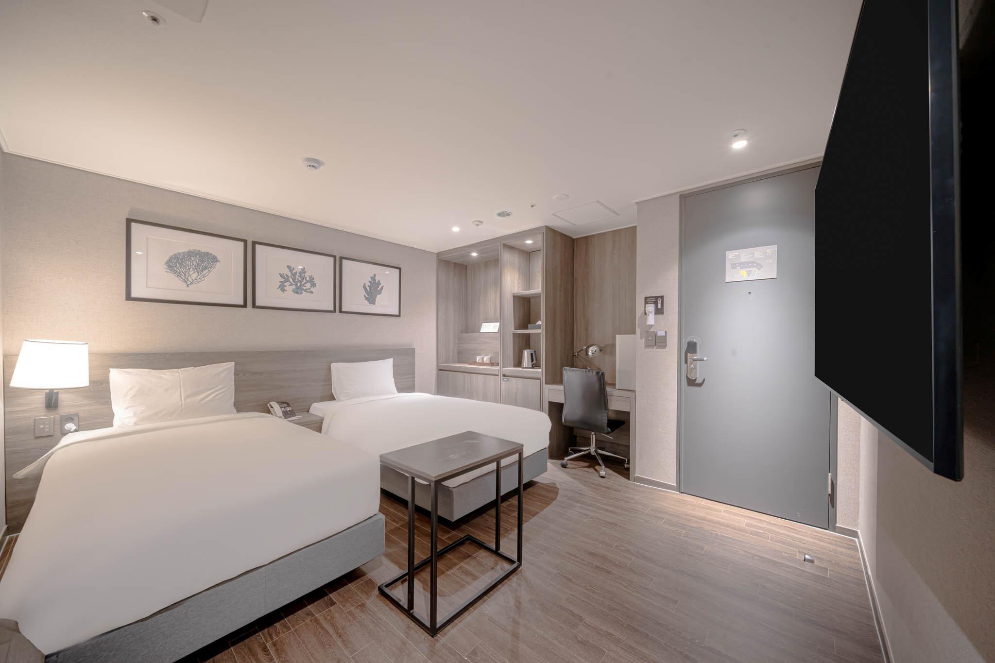 Cinema, Single, Twin Beds, No View