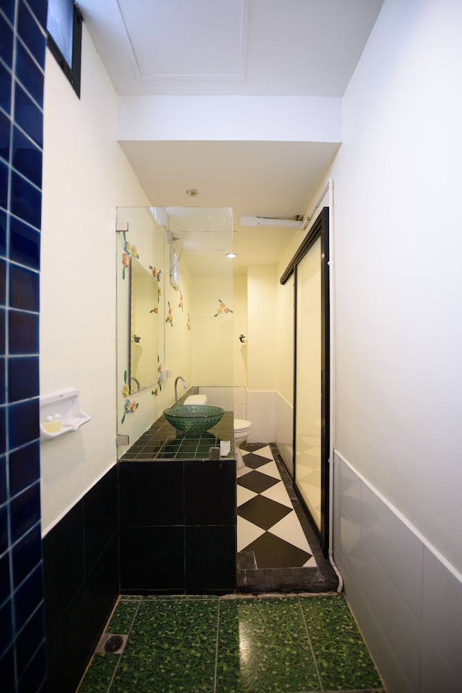 CHANA PLACE 24/48