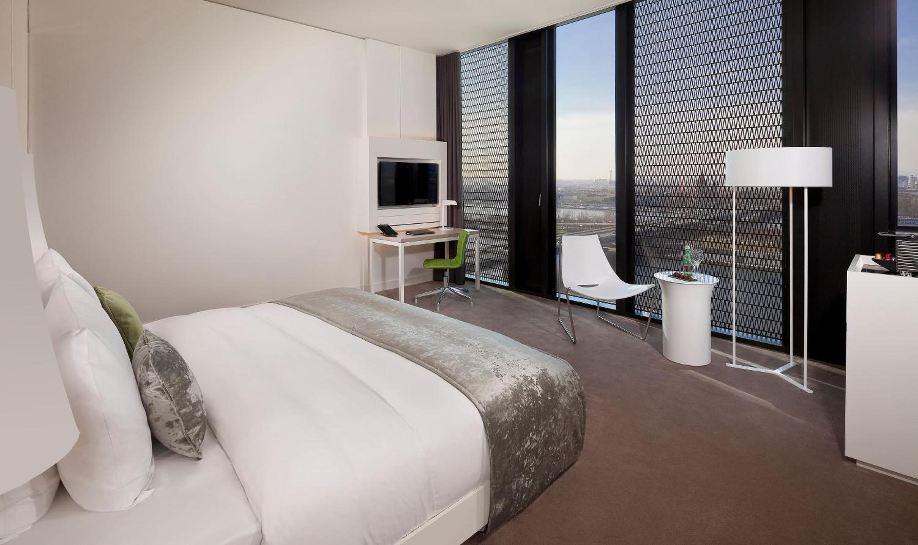 The Level, King Bed, Executive Lounge Access
