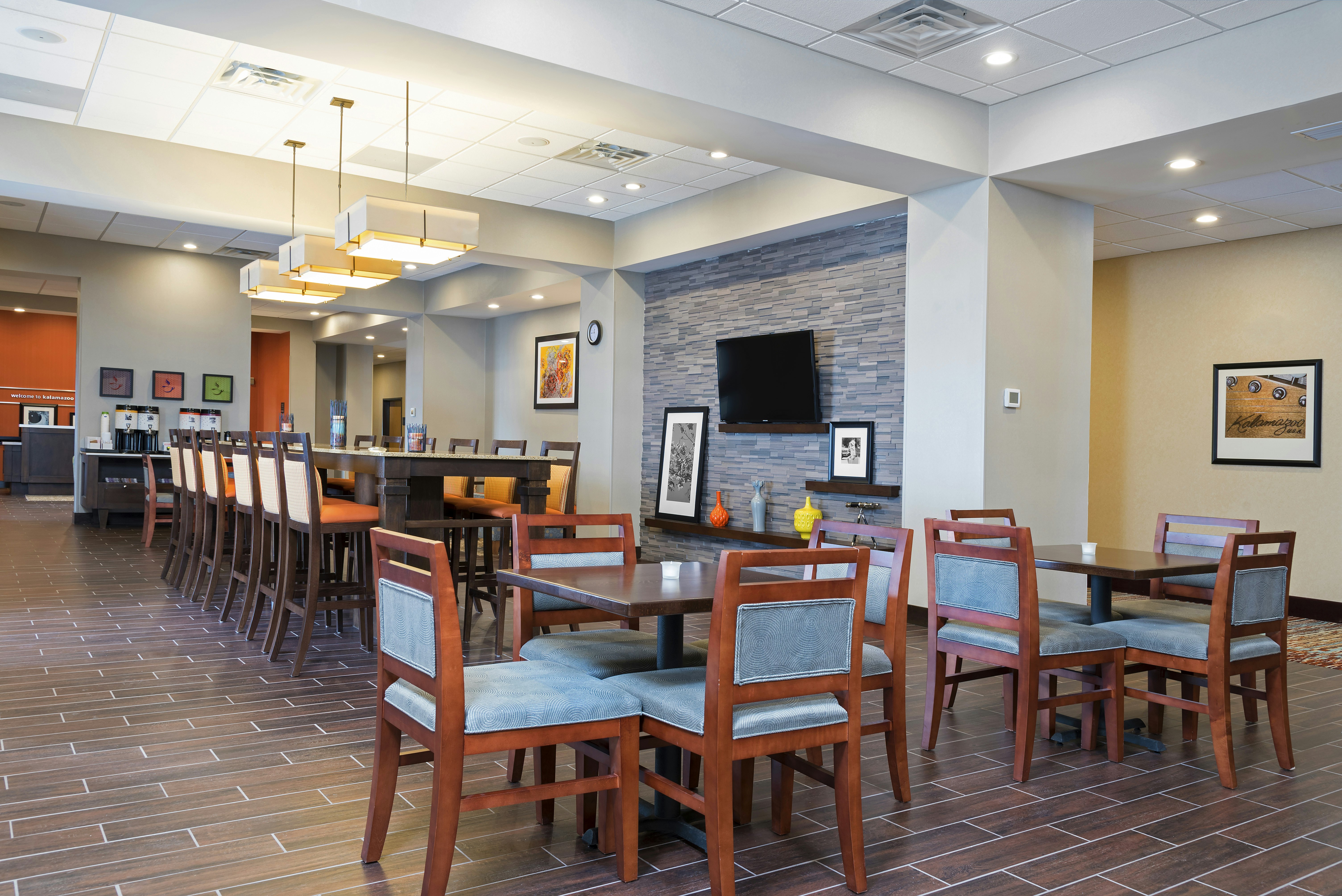 Hampton Inn Kalamazoo 8/15