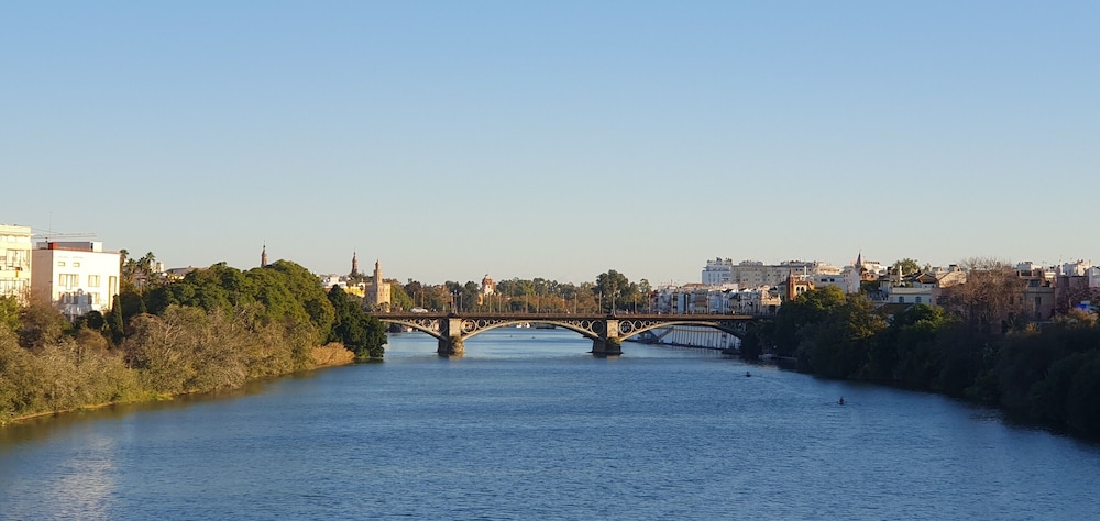 Ribera de Triana Hotel 47/50