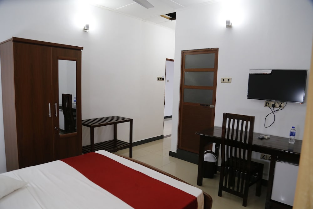 Ananthi Hotels 7/18