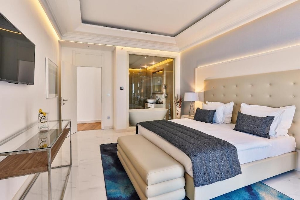 Hotel Rivijera 6/50