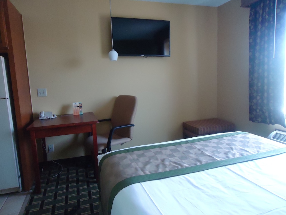 Town House Extended Stay Hotel Downtown 13/64