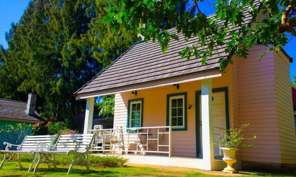 Cottages At Hill Resort 3/50