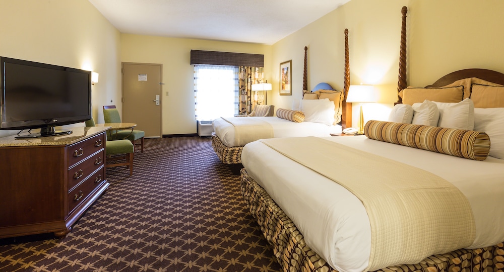Quality Inn Near The Island Pigeon Forge 24/58
