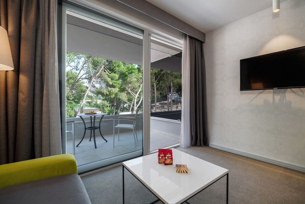 Hotel Mirjam 39/50