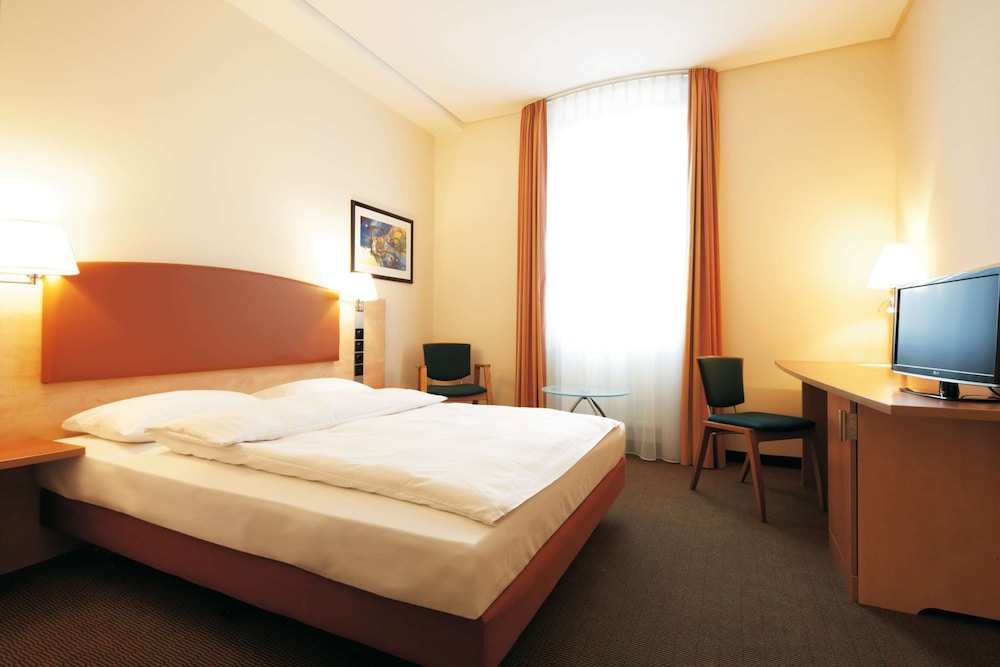 IntercityHotel Berlin Ostbahnhof 20/38