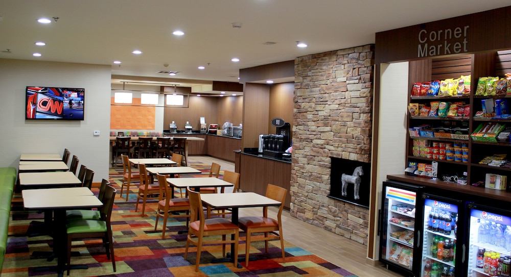 Fairfield Inn Suites By Marriott Detroit Farmington Hills 35/49