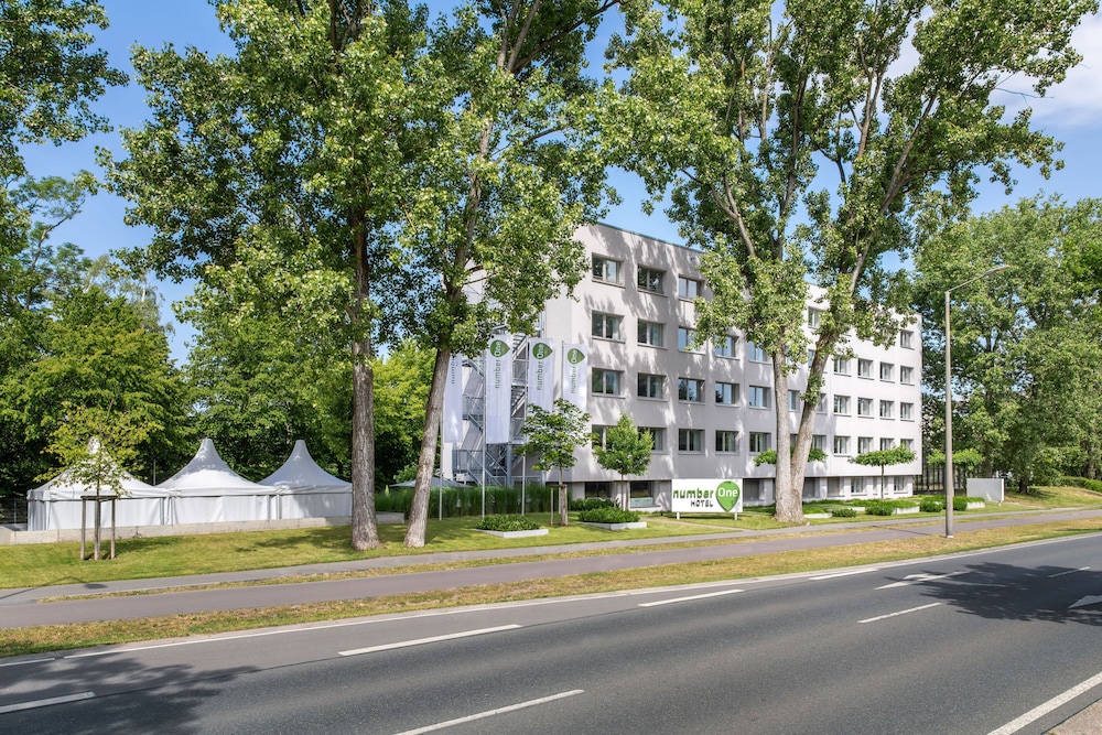 numberOne Hotel 7/44