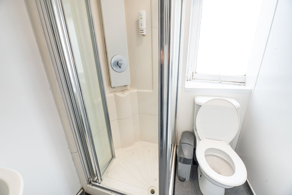 MIXED DORM, 8 BEDS, SHARED BATHROOM