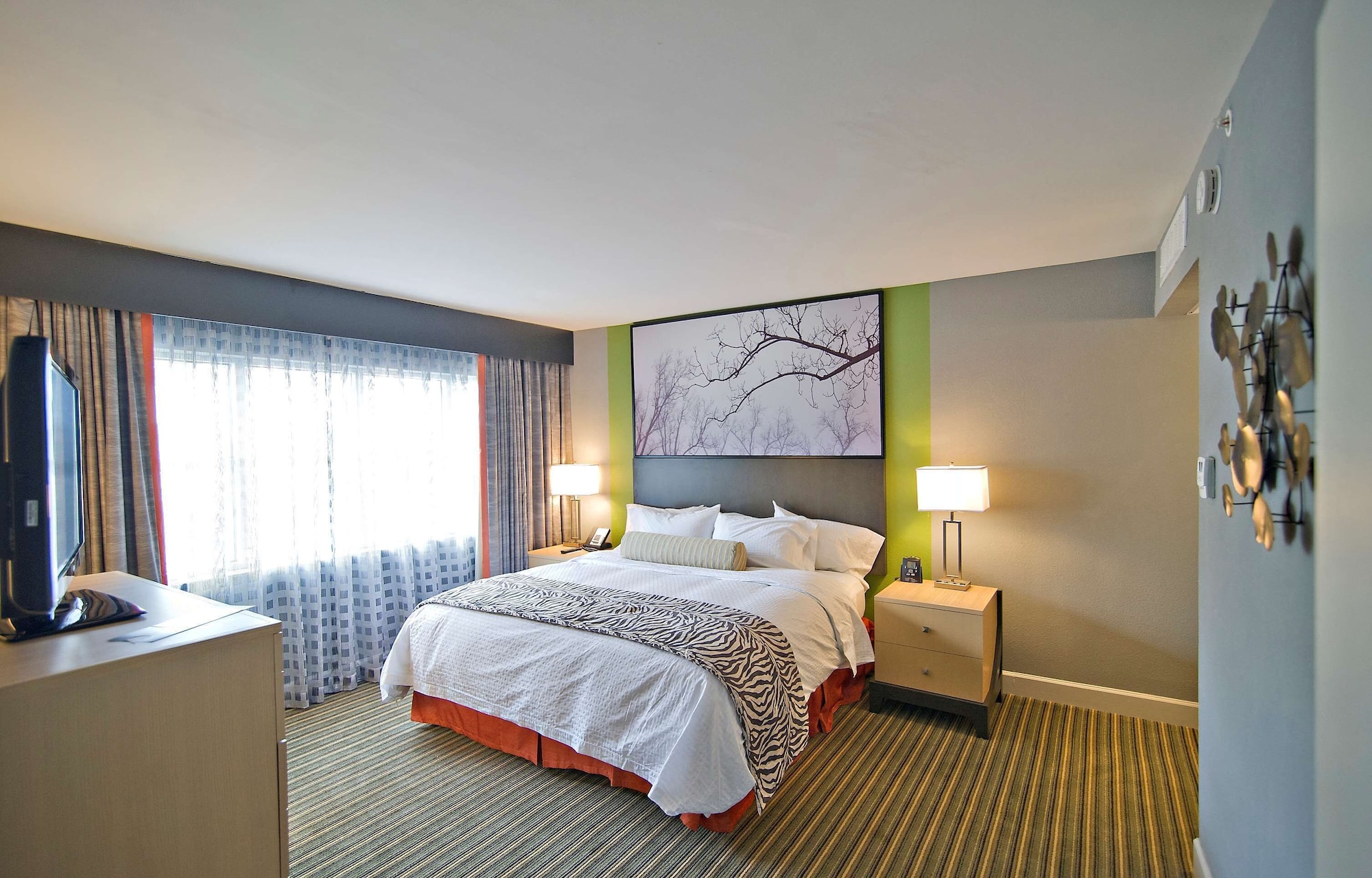 JUNIOR SUITE, KING BED