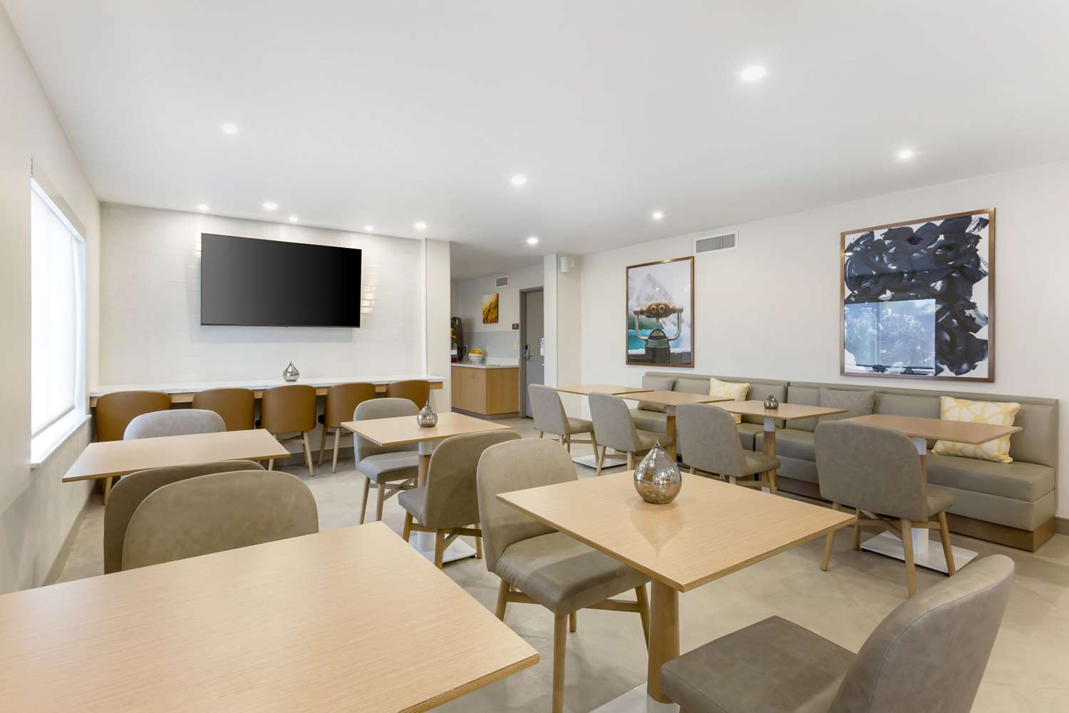 Comfort Suites At Tucson Mall 14/22