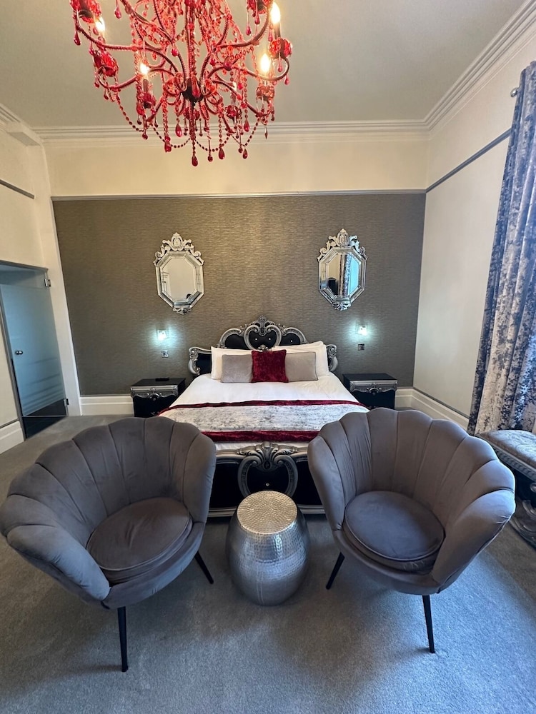 Derby Manor 32/50