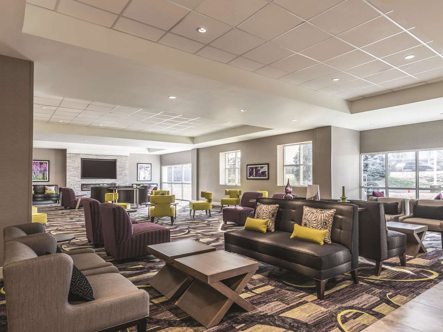 La Quinta Inn & Suites by Wyndham Cincinnati Sharonville 24/45