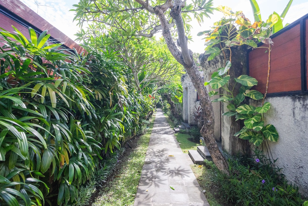 THE AWAN VILLAS 28/44