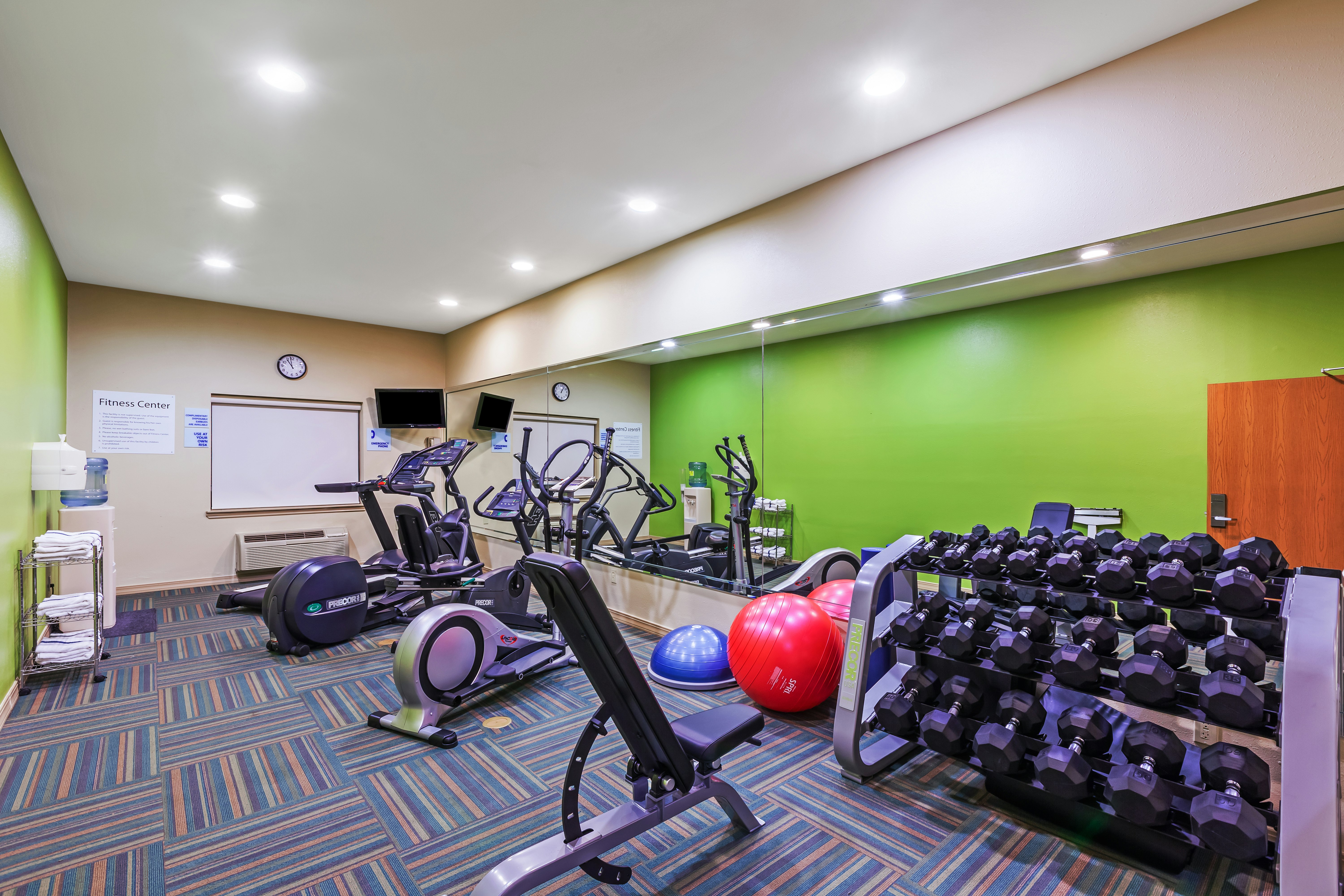 Holiday Inn Express Hotel And Suites Pharr 25/40
