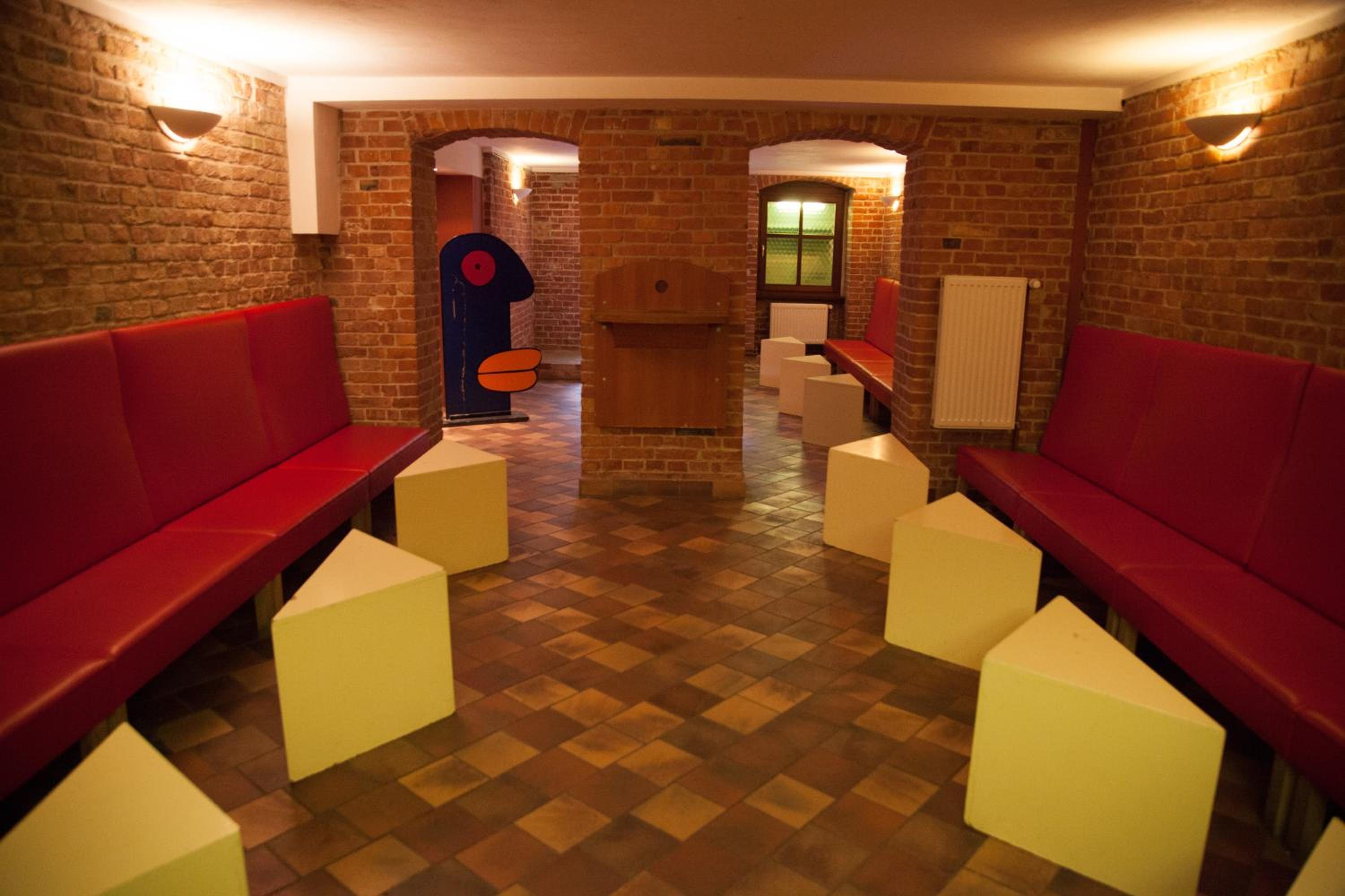 Steps Hotel 27/41
