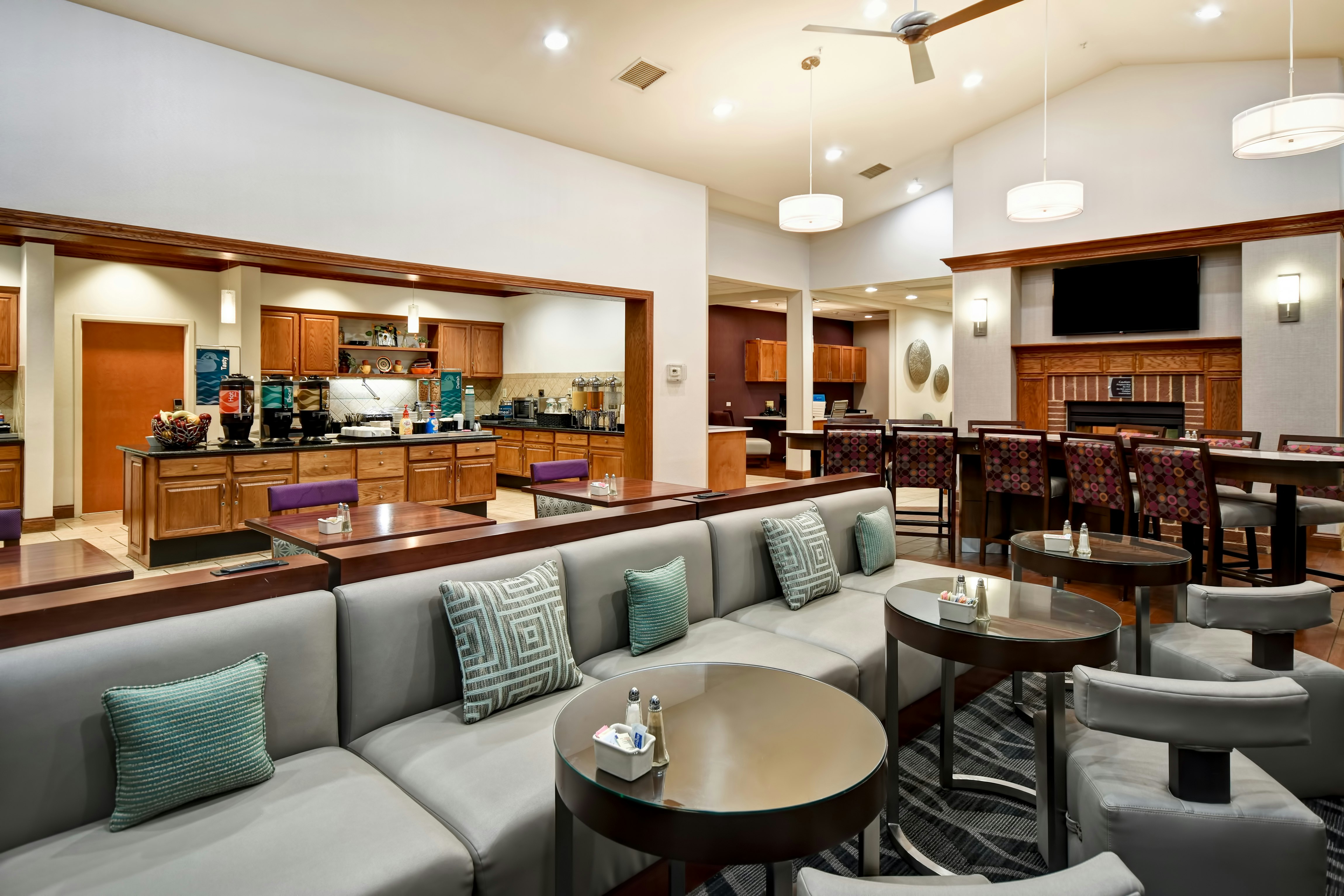 Homewood Suites By Hilton Cincinnati Milford 13/25