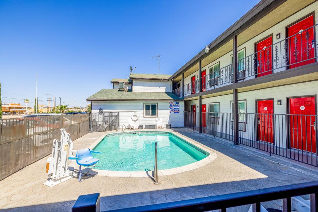 Hotel Avenida Victorville I-15 35/44
