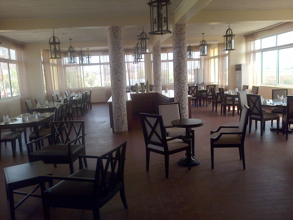 Grand Towers Hotel 41/50